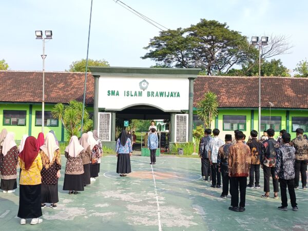 Upacara Hari Pendidikan Nasional (Hardiknas 2025) SMA Islam Brawijaya Kota Mojokerto Upacara Hari Pendidikan Nasional (Hardiknas 2025) SMA Islam Brawijaya Kota Mojokerto